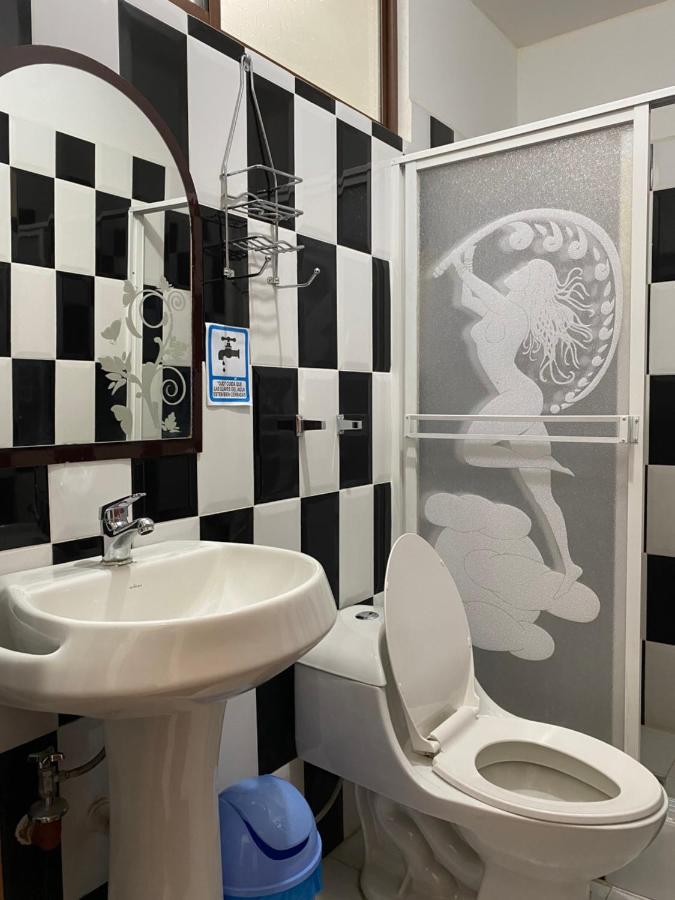Hostal Arauco โอตาวาโล ภายนอก รูปภาพ